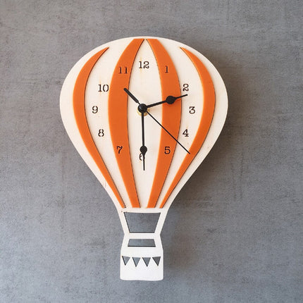 Wanduhr Heißluftballon Holz fürs Kinderzimmer