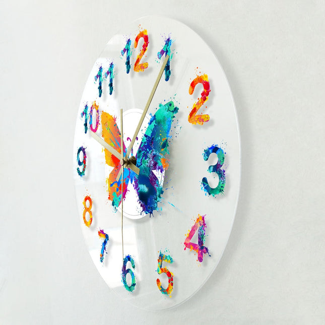 Bunte Wanduhr mit Schmetterling-Aquarell