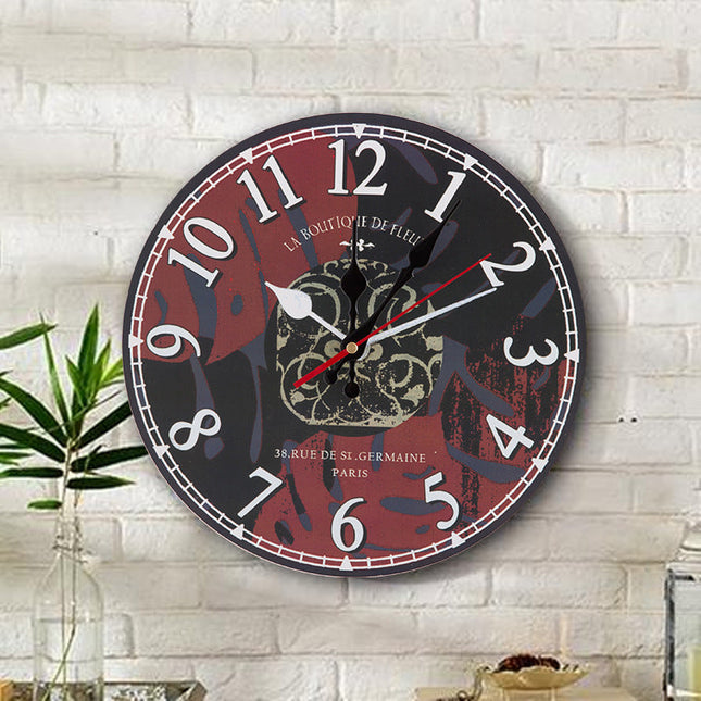 Originelle Wanduhr mit niedlichen Eulen