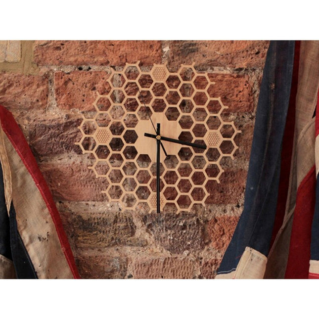 Wanduhr Holz mit Wabenmuster Design