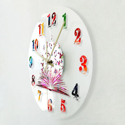 Acryl-Wanduhr mit Musikbuch-Motiv