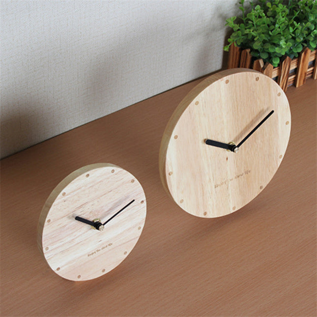 Runde Holztischuhr ohne Ziffern Design