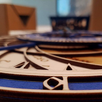 Astronomische Wanduhr aus Holz Blau
