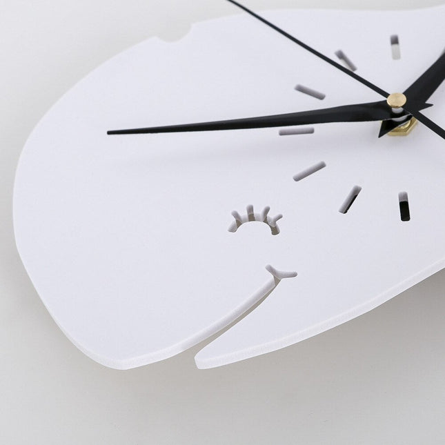 Skandinavische Wanduhr Wal für Kinderzimmer