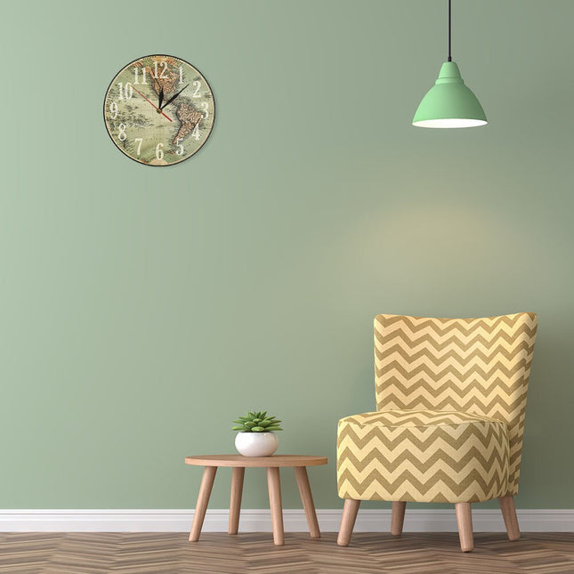 Vintage Wanduhr mit alter Weltkarte Design