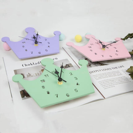 Verspielte Holzuhr Hase für Kinderzimmer