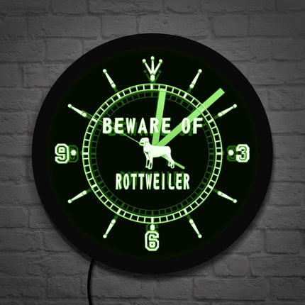 Rottweiler Hund Wanduhr mit LED-Beleuchtung