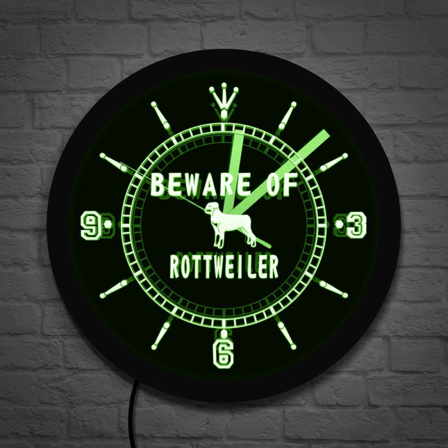 Rottweiler Hund Wanduhr mit LED-Beleuchtung