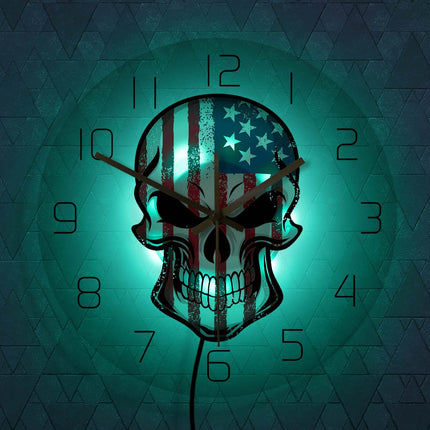 Wanduhr Totenkopf mit amerikanischer Flagge