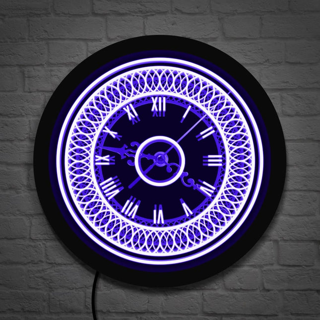 LED Wanduhr mit klassischem Ornament-Design