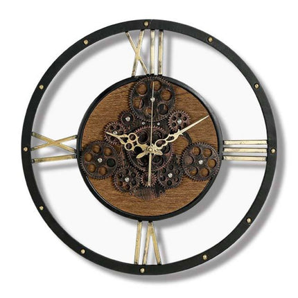 Große Wanduhr mit beweglichen Zahnrädern