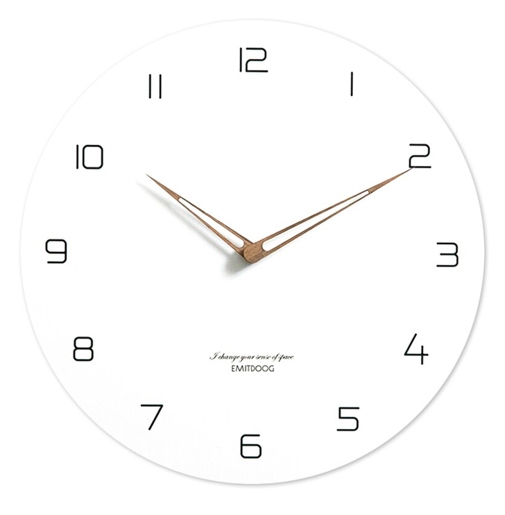 Schlichte Design Wanduhr fürs Badezimmer