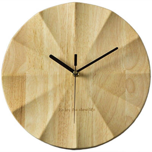 Geometrische Design Wanduhr aus Holz