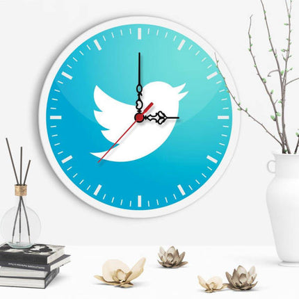 Moderne Wanduhr mit Twitter Logo