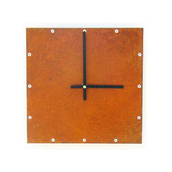 Quadratische Wanduhr in Edelrost Optik