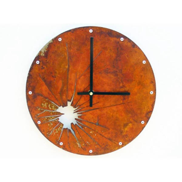 Wanduhr zerbrochenes Design in Rostoptik