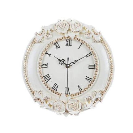 Barocke Wanduhr mit filigranen Rosen