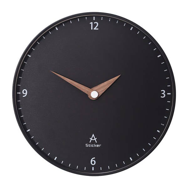 Minimalistische Wanduhr mit edlen Holzzeigern