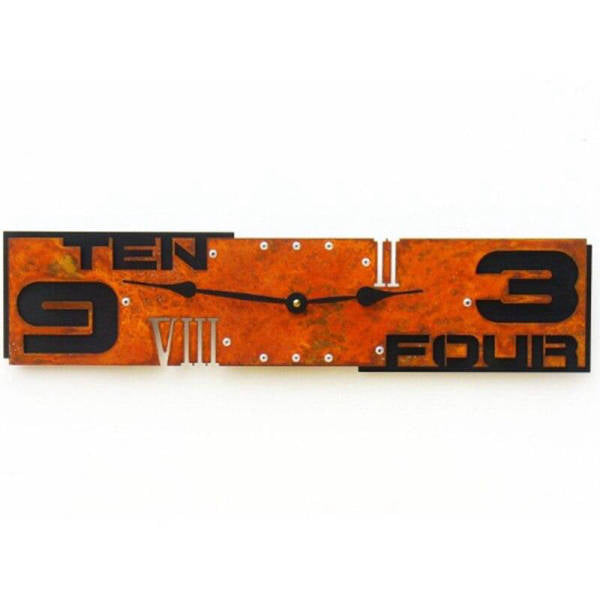 Rechteckige Wanduhr im Industrie Design