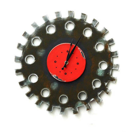 Bunte Wanduhr Zahnrad im Industrie-Look