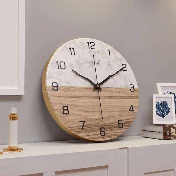 Design Wanduhr Marmoroptik mit Zeigern