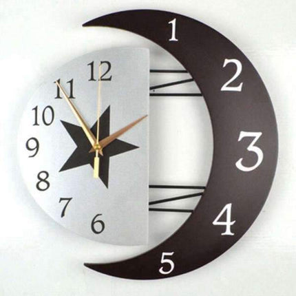 Moderne Wanduhr in Halbmond Form