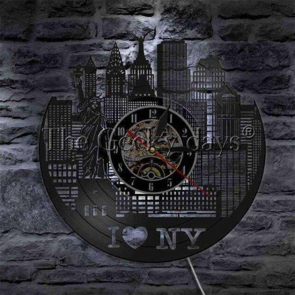 Schallplattenuhr New York detaillierte Skyline