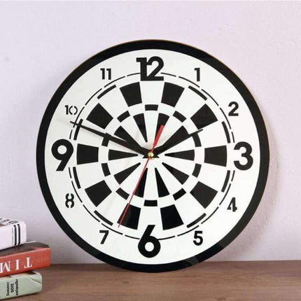Wanduhr Dartscheibe Design für Spielzimmer