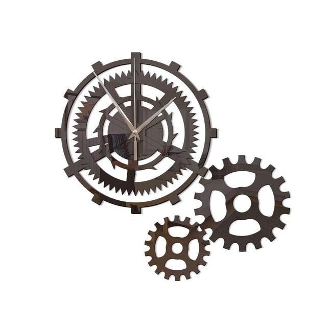 Dekorative Wanduhr mit sichtbarem Getriebe