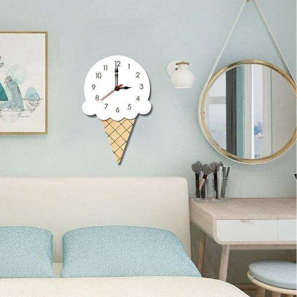 Wanduhr für Kinderzimmer im Eistüten-Design
