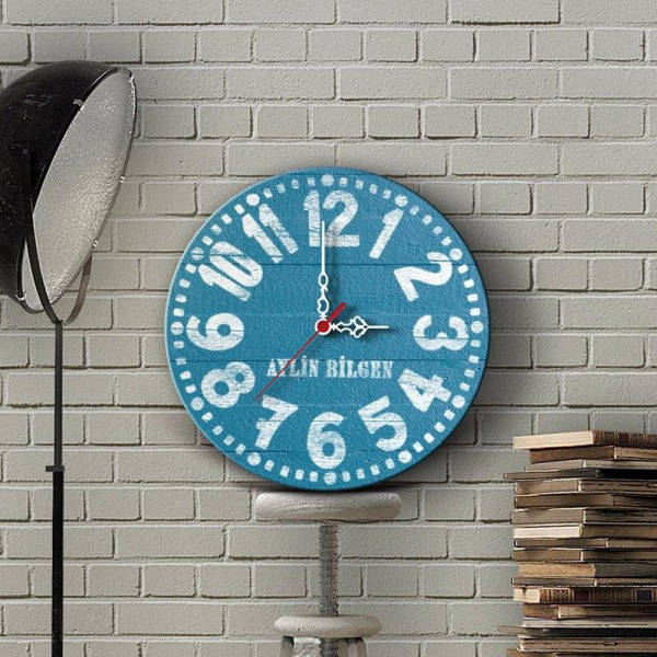 Blaue Vintage Wanduhr im Landhausstil