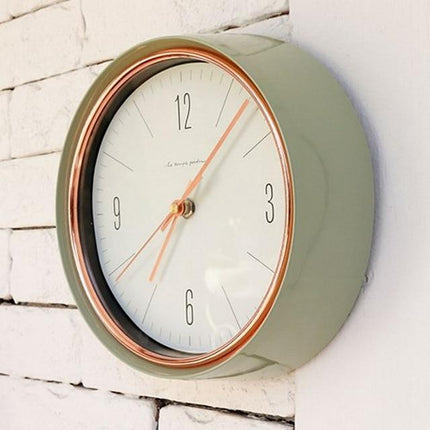 Moderne runde Wanduhr dickes Design