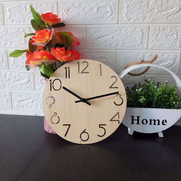 Minimalistische Vintage Wanduhr aus Holz