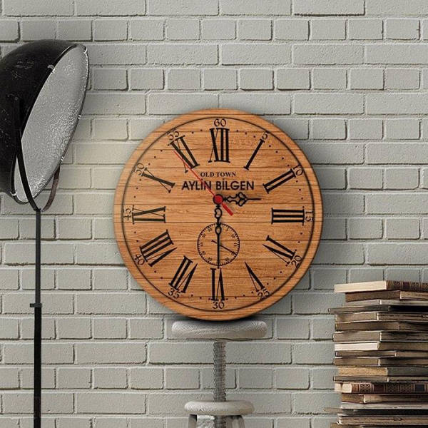 Klassische Vintage Wanduhr in Holzoptik