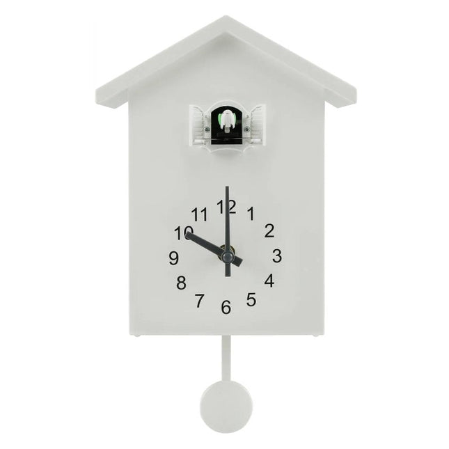 Moderne Kuckucksuhr in schlichtem Weiß