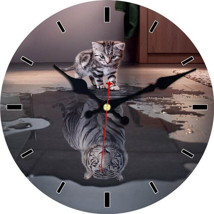 Wanduhr Kätzchen mit Tiger-Spiegelbild