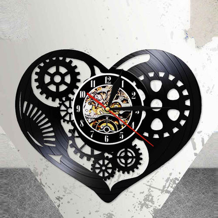Steampunk Wanduhr Herz aus Schallplatte