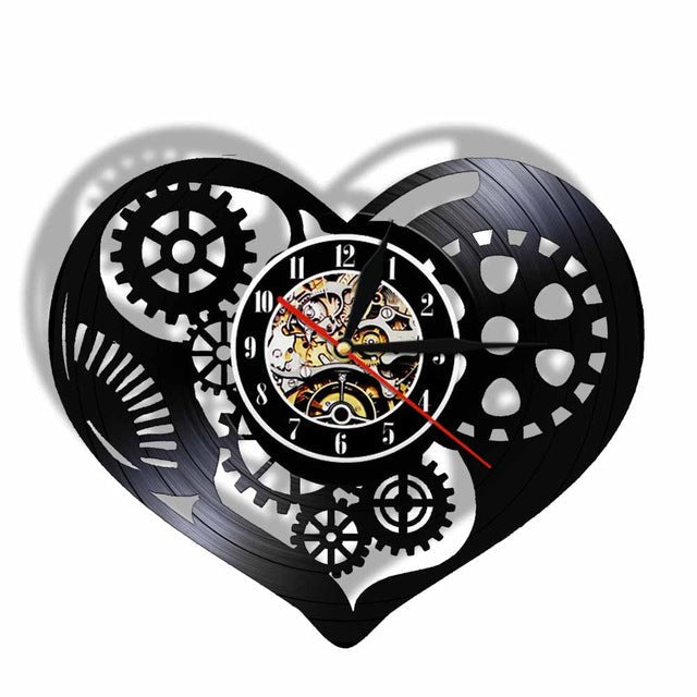 Steampunk Wanduhr Herz aus Schallplatte